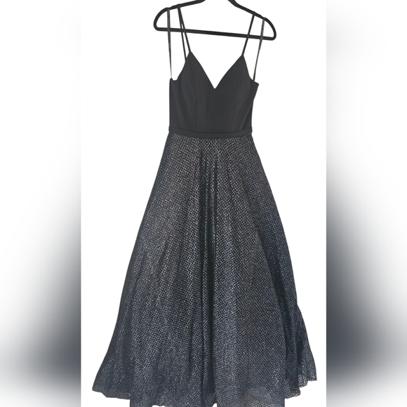 Madison James Elegant Black Evening/Prom,‎ Gown Size 6 - Picture 3 of 10